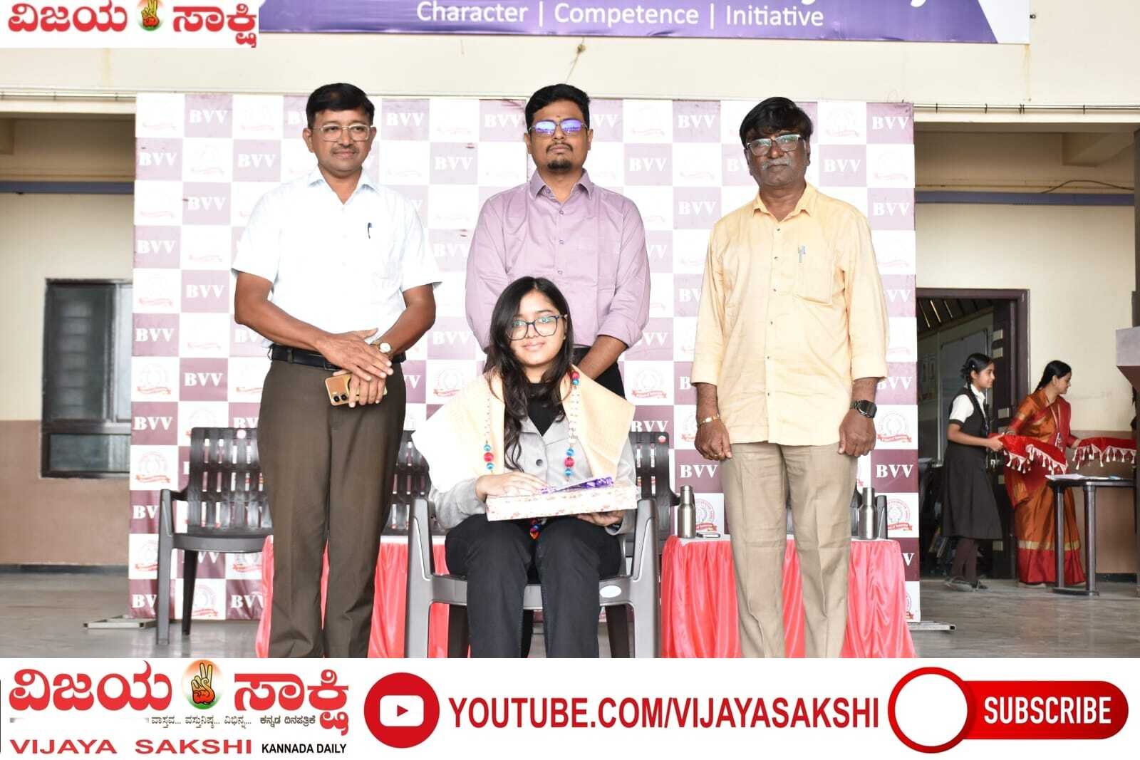 ಐಐಟಿಗೆ ಆಯ್ಕೆಯಾದ ವಿದ್ಯಾರ್ಥಿನಿಗೆ ಸನ್ಮಾನ