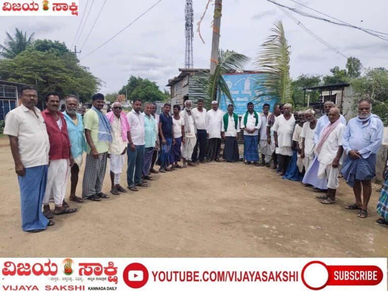 ಬರ ಘೋಷಣೆ, ಬೆಳೆ ವಿಮೆ ಬಿಡುಗಡೆಗೆ ರೈತರ ಆಗ್ರಹ