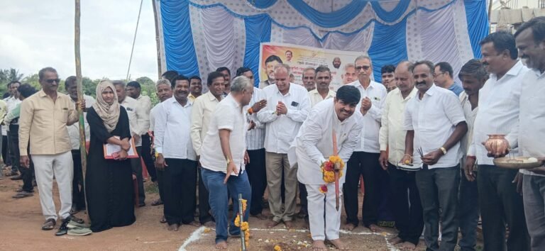 ಅಬ್ಬಿಗೇರಿಯಲ್ಲಿ ₹20 ಲಕ್ಷ ಸಿಸಿ ರಸ್ತೆ ಕಾಮಗಾರಿಗೆ ಚಾಲನೆ