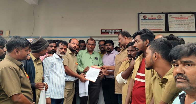 ಮಹಿಳೆಯರ ಶೌಚಗೃಹ ನಿರ್ಮಾಣಕ್ಕೆ ಆಗ್ರಹ