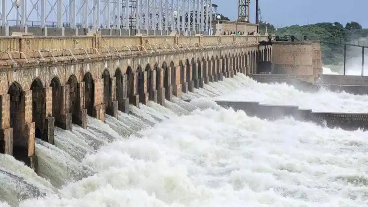 Karnataka Dam Water Level: ಆಲಮಟ್ಟಿಯಲ್ಲಿ 101 ಟಿಎಂಸಿ ನೀರು ಸಂಗ್ರಹ, ವಾರಾಂತ್ಯಕ್ಕೆ ಭರ್ತಿಯಾಗುವ ಸಾಧ್ಯತೆ!