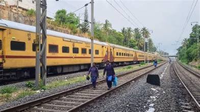 ರೈಲ್ವೆ ಹಳಿಗಳ ಬಳಿ ಕಸ ಎಸೆದರೆ ಕಠಿಣ ಕ್ರಮ; ಬೆಂಗಳೂರಿನಲ್ಲಿ ಬೃಹತ್ ಸ್ವಚ್ಛತಾ ಅಭಿಯಾನ!