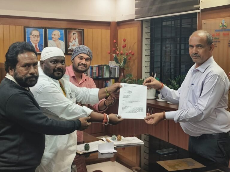 ಗದಗದಲ್ಲಿ ಧಾರ್ಮಿಕ ಸಾಮರಸ್ಯಕ್ಕೆ ಒತ್ತು: ರಥಗಳ ಮೇಲಿನ ವಿವಾದಿತ ಹೆಸರು ತೆರವಿಗೆ ಜಿಲ್ಲಾಧಿಕಾರಿಗೆ ಮನವಿ!