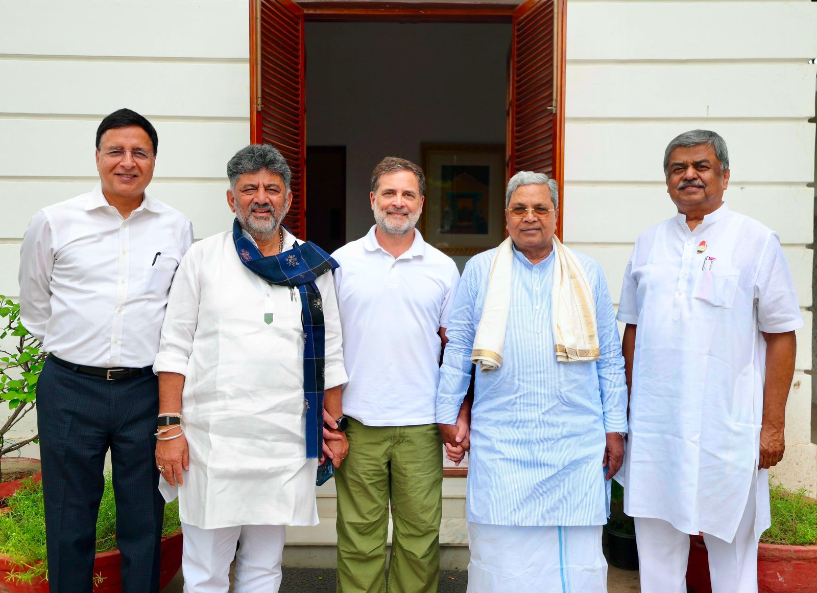 ಮತ್ತೆ ಸಚಿವ ಸಂಪುಟ ವಿಸ್ತರಣೆಗೆ ಮತ್ತೆ ಬ್ರೇಕ್: 40ಕ್ಕೂ ಹೆಚ್ಚು ಸಚಿವಾಕಾಂಕ್ಷಿಗಳಿಗೆ ನಿರಾಸೆ!