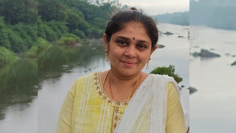 ಎಸ್‌ಐಆರ್ ಕರ್ತವ್ಯದಲ್ಲಿದ್ದ ಶಿಕ್ಷಕಿ ಹೃದಯಾಘಾತದಿಂದ ಸಾವು; ಅಧಿಕಾರಿಗಳ ಒತ್ತಡ ಆರೋಪ!