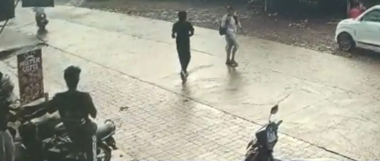 ಪುತ್ತೂರಿನಲ್ಲಿ ಯುವತಿಗೆ ಚಾಕು ತೋರಿಸಿ ಕಿರುಕುಳ ಆರೋಪ: ಎರಡು ಪ್ರತ್ಯೇಕ ಪ್ರಕರಣ ದಾಖಲು, ತನಿಖೆ ಆರಂಭ