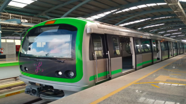 ನಮ್ಮ ಮೆಟ್ರೋ ಗ್ರೀನ್ ಲೈನ್ʼನಲ್ಲಿ ತಾಂತ್ರಿಕ ದೋಷ: ಸಂಚಾರ ತಾತ್ಕಾಲಿಕ ಸ್ಥಗಿತ, ಪ್ರಯಾಣಿಕರ ಪರದಾಟ