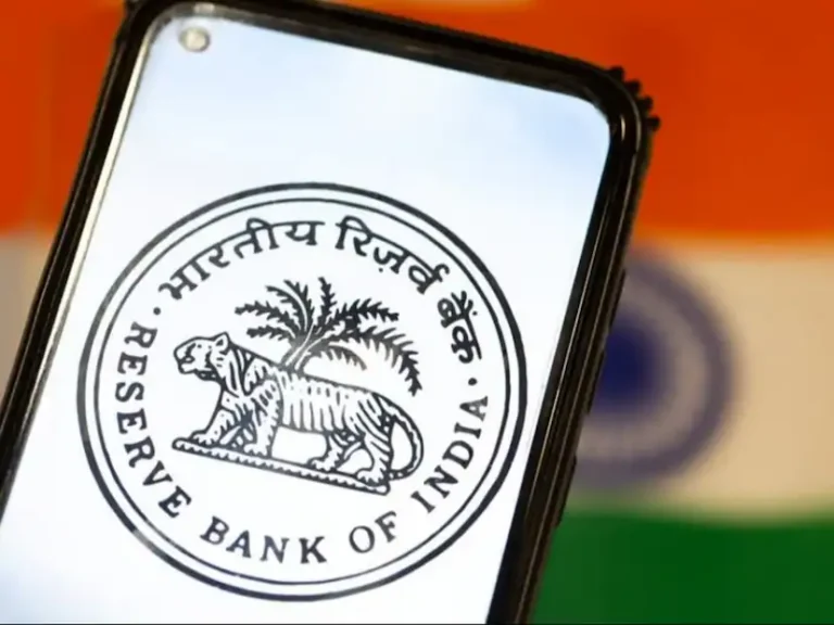 RBI Repo Rate: ಸಾಲಗಾರರಿಗೆ ಗುಡ್ ನ್ಯೂಸ್; ರೆಪೋ ದರ 5.25%ರಲ್ಲೇ ಮುಂದುವರಿಕೆ!