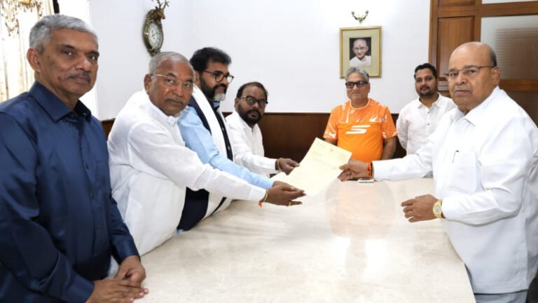 ಬಸವರಾಜ ಹೊರಟ್ಟಿ ರಾಜೀನಾಮೆ ಅಂಗೀಕರಿಸದಂತೆ ರಾಜ್ಯಪಾಲರಿಗೆ ಬಿಜೆಪಿ–ಜೆಡಿಎಸ್ ದೂರು