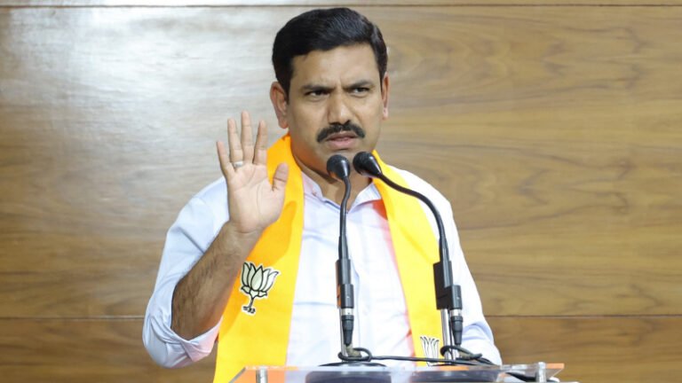 ‘ನಾಗೇಂದ್ರ ರಾಜೀನಾಮೆ ಬಿಜೆಪಿ-ಜೆಡಿಎಸ್ ಹೋರಾಟದ ಫಲ’: ಸೆ.1ರಿಂದ ಲಿಂಗಸೂರಿನಿಂದ ಬಳ್ಳಾರಿವರೆಗೆ ಪಾದಯಾತ್ರೆಗೆ ವಿಜಯೇಂದ್ರ ಕರೆ!