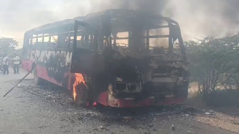 ಗೌರಿಬಿದನೂರು ಬಳಿ ಚಲಿಸುತ್ತಿದ್ದ KSRTC ಬಸ್‌ಗೆ ಬೆಂಕಿ; ಚಾಲಕನ ಸಮಯಪ್ರಜ್ಞೆಯಿಂದ ಪ್ರಯಾಣಿಕರು ಪಾರು