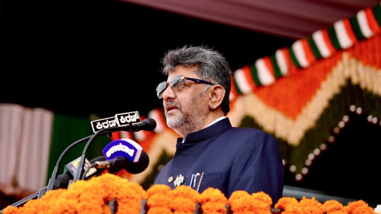 ಬೆಂಗಳೂರು ಇನ್ನು ಐವರು ಪೊಲೀಸ್ ಕಮಿಷನರೇಟ್‌ಗಳಡಿ: ಸ್ವಾತಂತ್ರ್ಯೋತ್ಸವದ ವೇದಿಕೆಯಲ್ಲಿ ಡಿಕೆಶಿ ಮಹತ್ವದ ಘೋಷಣೆ
