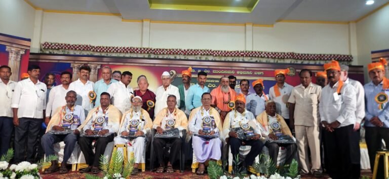 ಗುರುಭಕ್ತಿ ಇದ್ದರೆ ಬದುಕಿಗೆ ದಿಕ್ಕು: ವೀರಮುಕ್ತಿಮುನಿ ಶಿವಾಚಾರ್ಯರು