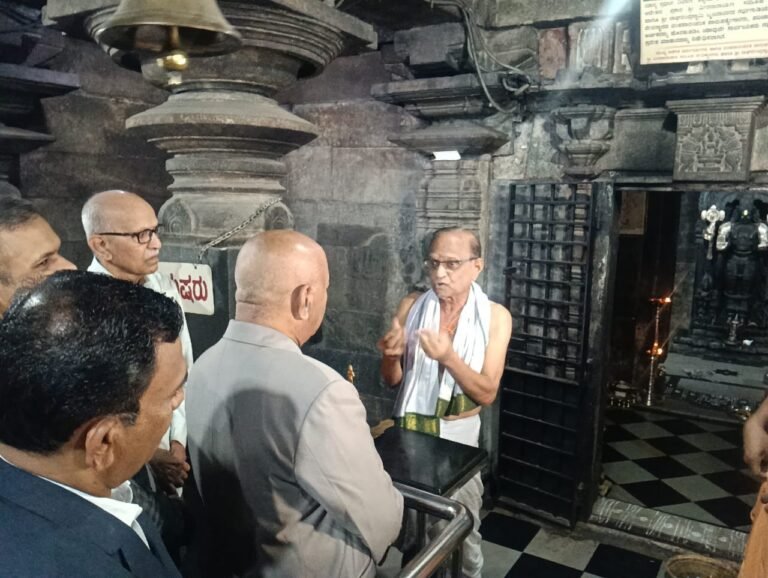 ವೀರನಾರಾಯಣನ ದರ್ಶನ ಪಡೆದ ಉಪಲೋಕಾಯುಕ್ತರು