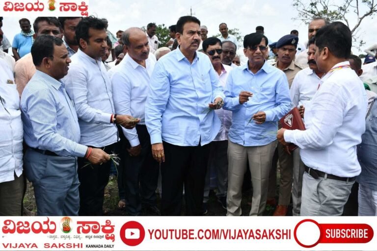ನರಗುಂದ: ಬರದ ಸ್ಥಿತಿಗತಿ ಅವಲೋಕಿಸಿದ ರಾಯರಡ್ಡಿ