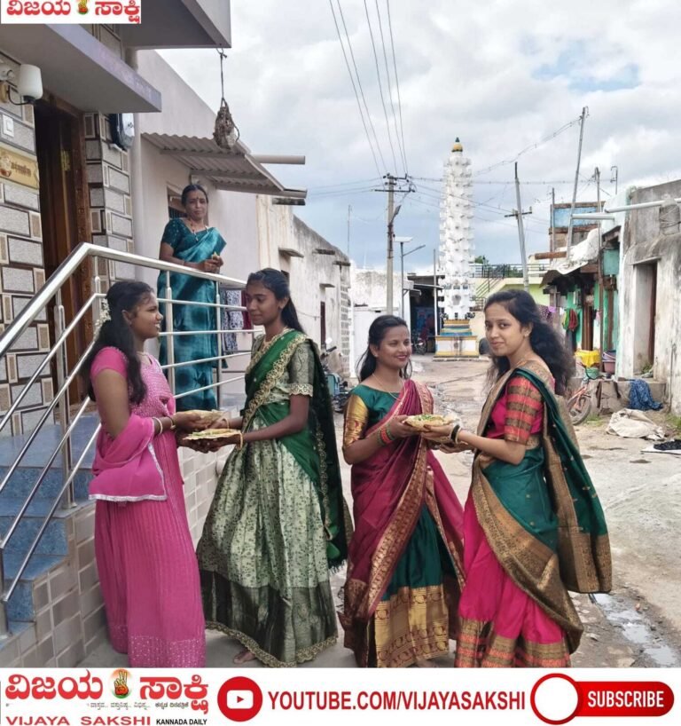 “ಏ ಎಕ್ಕಾ… ಅತ್ತಿ ರೊಟ್ಟಿ ತಗೊಂಡು ಬಂದೀನಿ, ತಗೋರಿ!”