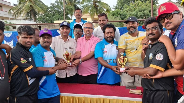 ಗದಗ ಮೀಡಿಯಾ ಕ್ರಿಕೆಟ್ ಲೀಗ್‌ಗೆ ಭರ್ಜರಿ ಚಾಲನೆ ; ನೈಟ್ ರೈಡರ್ಸ್, ರೂರಲ್ ಕಿಂಗ್ಸ್ ಜಯಭೇರಿ