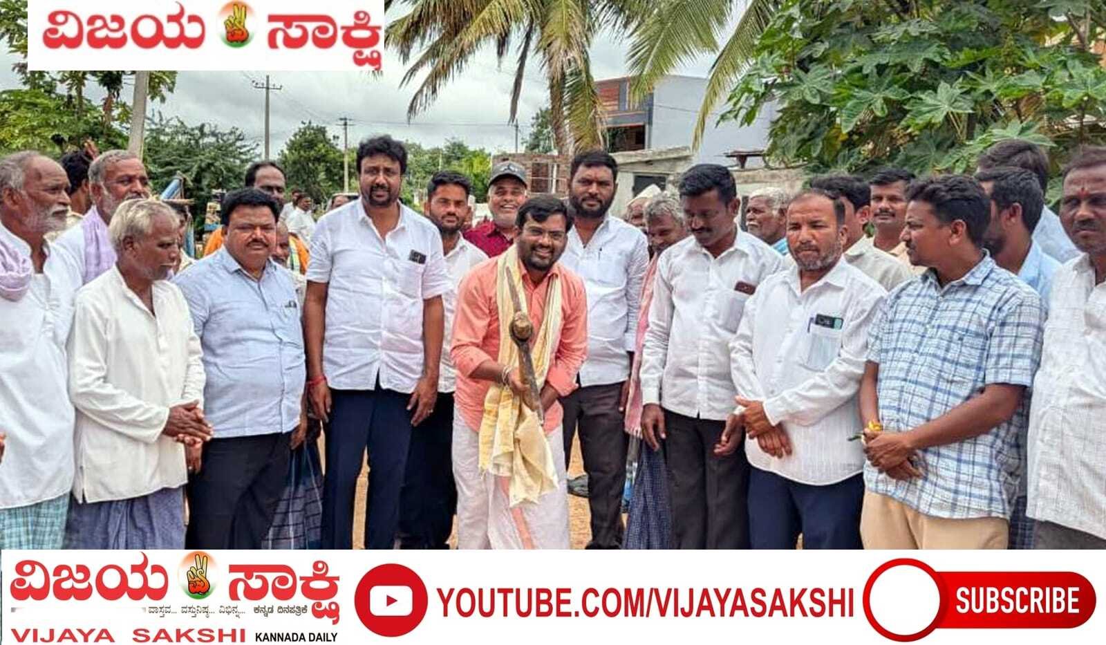 ಸಿಸಿ ರಸ್ತೆ ಕಾಮಗಾರಿಗೆ ಶಾಸಕ ಡಾ. ಚಂದ್ರು ಲಮಾಣಿ ಚಾಲನೆ