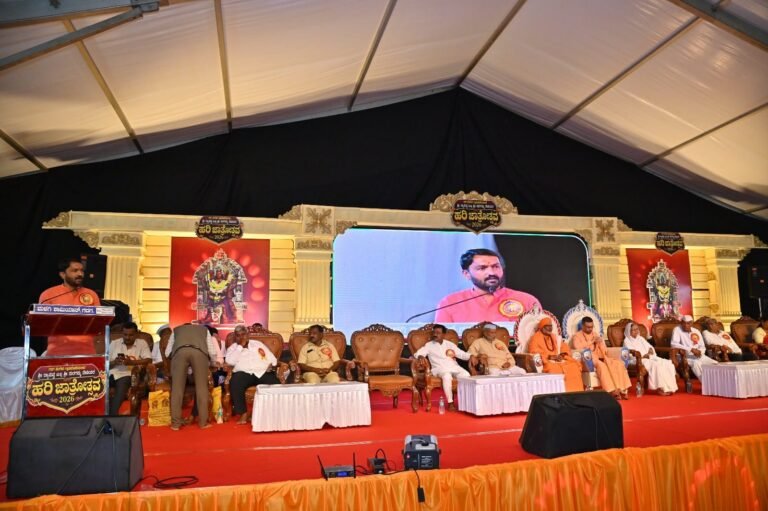 ಜಾತ್ರೆ ಯಶಸ್ಸಿಗೆ ಹಿರಿಯರ ಶ್ರಮ: ವಸಂತ ಪಡಗದ