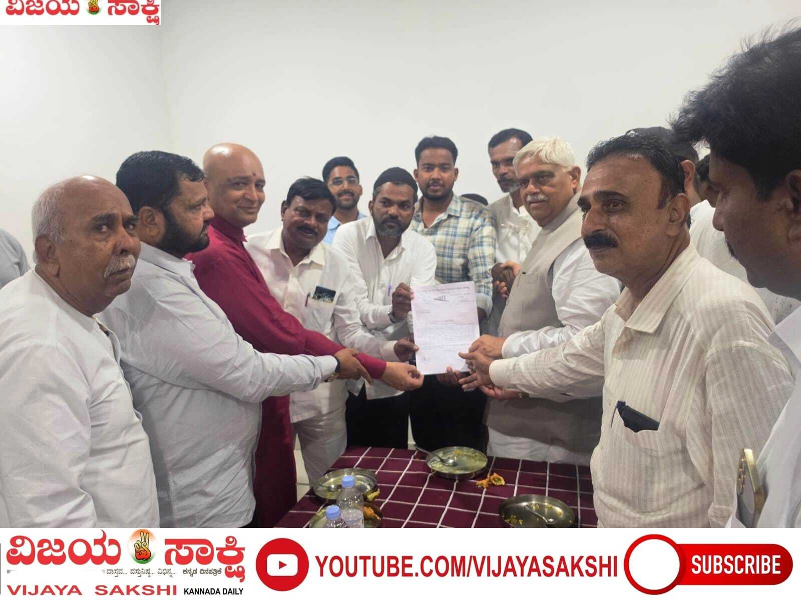 ಗದಗ–ಯಲವಿಗಿ ರೈಲು ಮಾರ್ಗಕ್ಕೆ ಭೂಸ್ವಾಧೀನ ವಿಳಂಬ: ಶೀಘ್ರ ಪೂರ್ಣಗೊಳಿಸಲು ಆಗ್ರಹಿಸಿ ಮನವಿ