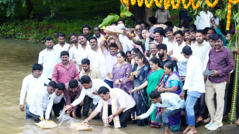 ಕೋಡಿ ಬಿದ್ದ ಅಂಬ್ಲಿಗೋಳ ಜಲಾಶಯ: ರೈತರ ಸಮೃದ್ಧಿಗಾಗಿ ಬಾಗಿನ ಅರ್ಪಿಸಿದ ಸಂಸದ ರಾಘವೇಂದ್ರ