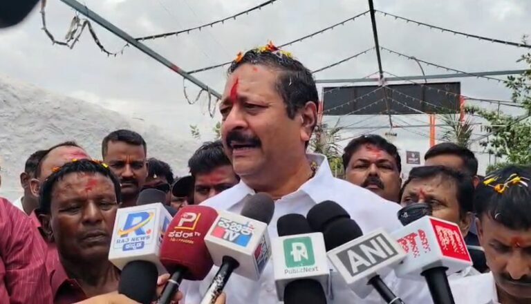 ‘ಮಂತ್ರಿಗಿರಿ ಹಣದ ಆಟ’: ಕಾಂಗ್ರೆಸ್-ಬಿಜೆಪಿ ಎರಡರ ಮೇಲೂ ಯತ್ನಾಳ್ ವಾಗ್ದಾಳಿ