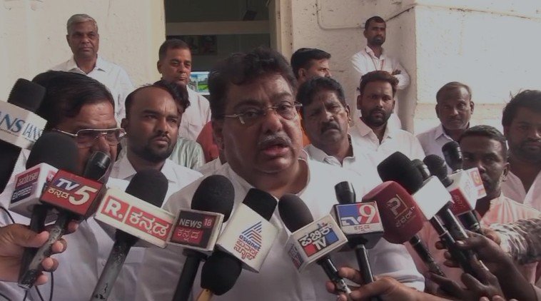 ಸಚಿವ ಸ್ಥಾನ ಕೈತಪ್ಪಿದ್ದಕ್ಕೆ ನನ್ನನ್ನೇ ಹೊಣೆ ಮಾಡ್ತೀರಾ?; ‘ತೀರ್ಮಾನ ಹೈಕಮಾಂಡ್‌ದ್ದು, ನನ್ನದಲ್ಲ’: ಎಂ.ಬಿ. ಪಾಟೀಲ್‌ ಗರಂ