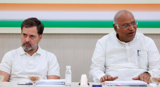 ಕೆಂಪುಕೋಟೆ ಸ್ವಾತಂತ್ರ್ಯೋತ್ಸವ ಕಾರ್ಯಕ್ರಮಕ್ಕೆ ಸತತ 2ನೇ ವರ್ಷ ಖರ್ಗೆ, ರಾಹುಲ್ ಗಾಂಧಿ ಗೈರು!