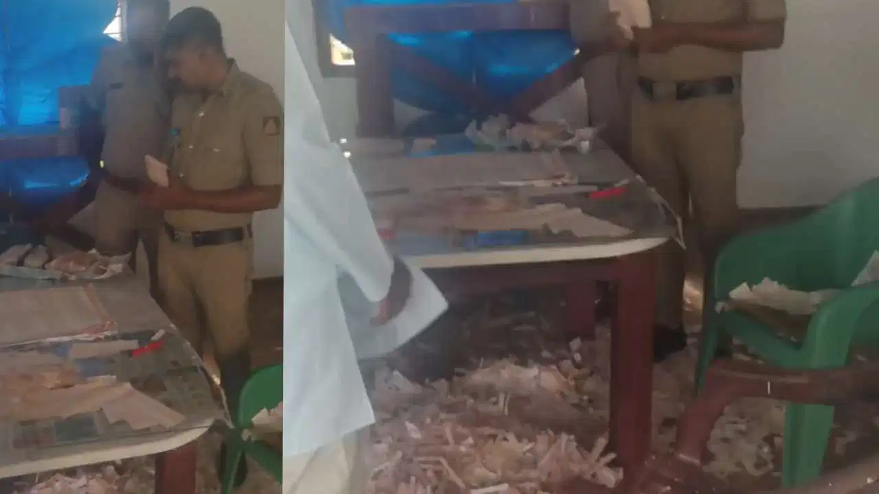 ನಿರ್ಮಾಣ ಹಂತದ ಮನೆಯಲ್ಲೇ ಖೋಟಾ ನೋಟು ದಂಧೆ: ಅಂತರಜಿಲ್ಲಾ ಗ್ಯಾಂಗ್‌ನ ಐವರು ಪೊಲೀಸರ ವಶಕ್ಕೆ!