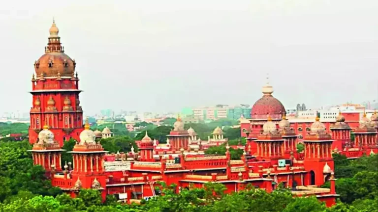 ರಾಷ್ಟ್ರಗೀತೆಗೂ ಮೊದಲು  ತಮಿಳು ರಾಜ್ಯಗೀತೆ ಹಾಡಬಹುದು; ಮದ್ರಾಸ್ ಹೈಕೋರ್ಟ್‌ ಸ್ಪಷ್ಟನೆ!
