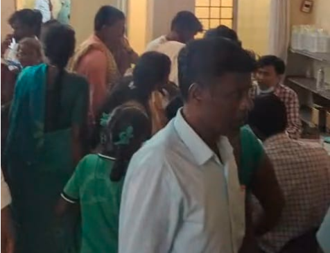ಬಿಸಿಯೂಟ ಸೇವಿಸಿ ನೂರಾರು ವಿದ್ಯಾರ್ಥಿಗಳು ಅಸ್ವಸ್ಥ