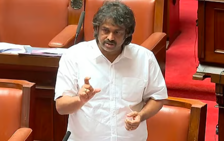 ಆಗಸ್ಟ್ 28ರೊಳಗೆ ಸರ್ಕಾರಿ ಶಾಲಾ ಮಕ್ಕಳಿಗೆ ಬಾಕಿ ಶೂ, ಸಾಕ್ಸ್ ವಿತರಣೆ; ಸಚಿವ ಮಧು ಬಂಗಾರಪ್ಪ ಭರವಸೆ