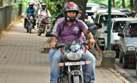 ಫುಟ್ ಪಾತ್ ಮೇಲೆ ವಾಹನ ಚಲಾಯಿಸಿದ್ರೆ ಇನ್ಮುಂದೆ 5 ಸಾವಿರ ರೂ. ದಂಡ! ಸಾರಿಗೆ ಇಲಾಖೆಯಿಂದ ಸರ್ಕಾರಕ್ಕೆ ಮಹತ್ವದ ಪ್ರಸ್ತಾವನೆ