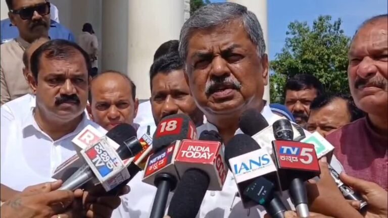 ‘ಜನರ ಕಾಳಜಿ ಇದ್ದರೆ ಸದನದಲ್ಲಿ ಚರ್ಚಿಸಬಹುದಿತ್ತು’: ಬಿಜೆಪಿ ಪಾದಯಾತ್ರೆಗೆ ಹರಿಪ್ರಸಾದ್ ಕೌಂಟರ್