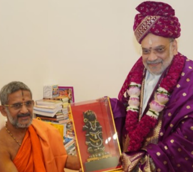 ನವದೆಹಲಿಯಲ್ಲಿ ಪೇಜಾವರ ಶ್ರೀಗಳ ಭೇಟಿ ಮಾಡಿದ ಅಮಿತ್ ಶಾ!