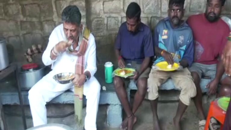 ಯಶವಂತಪುರ ಎಪಿಎಂಸಿಗೆ ಡಿಕೆಶಿ ದಿಢೀರ್ ಭೇಟಿ; ಇಡ್ಲಿ ತಿನ್ನುತ್ತಲೇ ರೈತರ ಸಮಸ್ಯೆ ಕೇಳಿದ CM