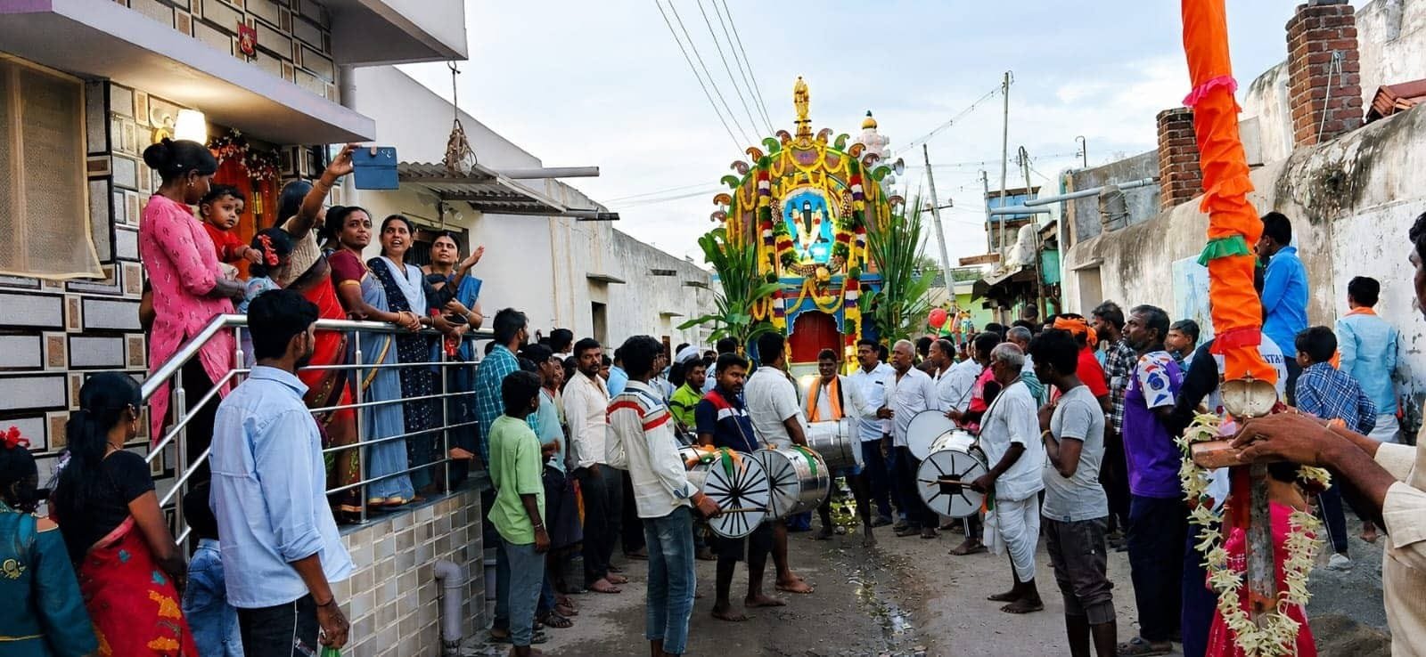 ಸಂಭ್ರಮ–ಸಡಗರದಲ್ಲಿ ಜಕ್ಕಲಿಯ ಕಲ್ಮೇಶ್ವರ ಹುಚ್ಚಯ್ಯ ತೇರು