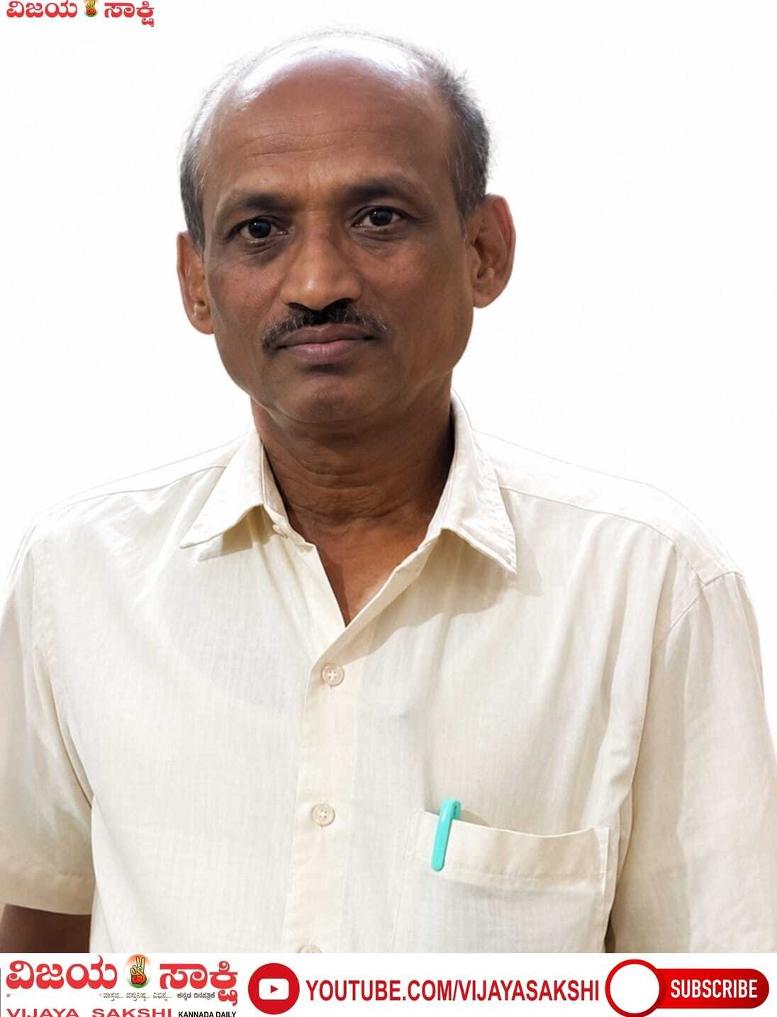 ಈಶ್ವರಗೌಡ ಬಮ್ಮನಗೌಡ್ರಿಗೆ ಜಿಲ್ಲಾ ಉತ್ತಮ ಶಿಕ್ಷಕ ಪ್ರಶಸ್ತಿ