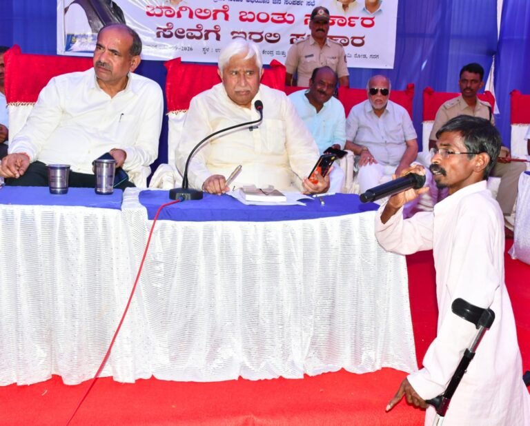ಮೂರು ದಿನದಲ್ಲಿ ಮನೆ ಹಕ್ಕುಪತ್ರ ನೀಡಿ: ಶಾಸಕ ಡಾ. ಎಚ್.ಕೆ. ಪಾಟೀಲ