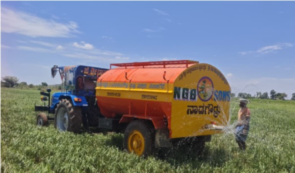 ಮಳೆ ಇಲ್ಲ, ಅಂತರ್ಜಲವೂ ಕುಸಿತ; ರಾಗಿ ಬೆಳೆ ಉಳಿಸಲು ಟ್ಯಾಂಕರ್ ಮೊರೆ ಹೋದ ರೈತರು!