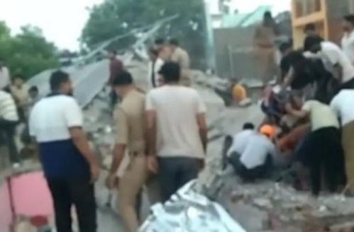 Uttar Pradesh: ಅಡುಗೆ ವೇಳೆ ಭೀಕರ ಸಿಲಿಂಡರ್ ಸ್ಫೋಟ; ಮನೆ ಕುಸಿದು ನಾಲ್ವರು ದುರ್ಮರಣ!