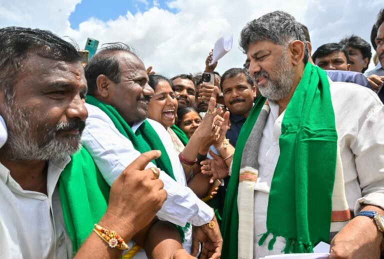 ಬರದ ಬವಣೆ ಕಂಡ ಮುಖ್ಯಮಂತ್ರಿ ಡಿ.ಕೆ. ಶಿವಕುಮಾರ್