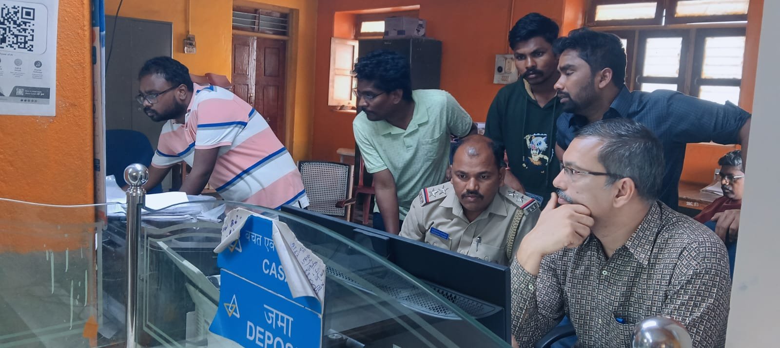 ವಿಜಯಪುರದಲ್ಲಿ ತಡರಾತ್ರಿ ಎಟಿಎಂಗೆ ಕನ್ನ; ಲಕ್ಷಾಂತರ ನಗದು ಸಮೇತ ಮಷಿನ್ ಹೊತ್ತೊಯ್ದ ಮುಸುಕುಧಾರಿ ಕಳ್ಳರು!