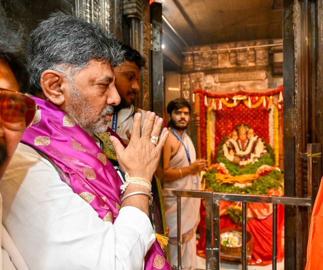 ನಾಡಿನ ಸಮೃದ್ಧಿ ಹಾಗೂ ಅಭಿವೃದ್ಧಿಗೆ ಗಾಣಗಾಪುರ ದತ್ತಾತ್ರೇಯನಲ್ಲಿ ವಿಶೇಷ ಪ್ರಾರ್ಥನೆ: ಸಿಎಂ ಡಿ ಕೆ ಶಿವಕುಮಾರ್