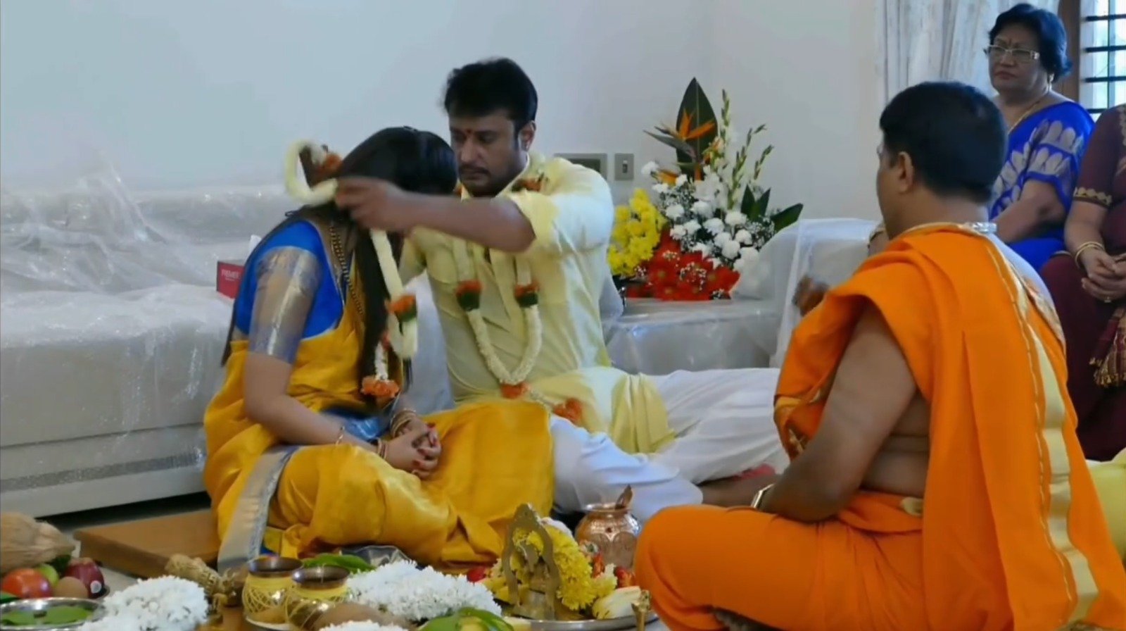 ದರ್ಶನ್ʼಗೆ ಮತ್ತಷ್ಟು ಸಂಕಷ್ಟ? ಪವಿತ್ರಾ ಗೌಡ ಮನೆ ಗೃಹಪ್ರವೇಶದಲ್ಲಿ ಹಾರ ಬದಲಾಯಿಸಿಕೊಂಡ ಹಳೆಯ ವಿಡಿಯೋ ವೈರಲ್!