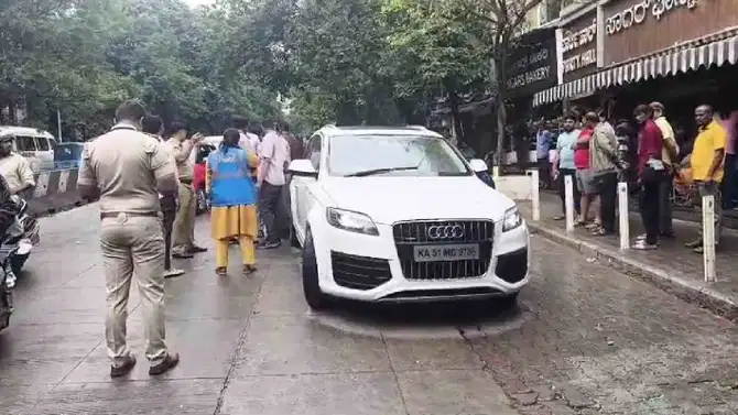 ಐಷಾರಾಮಿ ಆಡಿ ಕಾರಿನೊಳಗೆ ರಿಯಲ್ ಎಸ್ಟೇಟ್ ಉದ್ಯಮಿ ಸಾವು: ಹೃದಯಾಘಾತ ಶಂಕೆ!