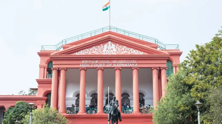 ವಂದೇ ಮಾತರಂ 2 ಚರಣಕ್ಕೆ ಸೀಮಿತಗೊಳಿಸಿದ ಸರ್ಕಾರದ ಆದೇಶ ಪ್ರಶ್ನಿಸಿ ಹೈಕೋರ್ಟ್‌ಗೆ ರಿಟ್ ಅರ್ಜಿ