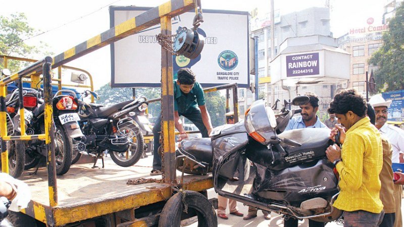 Bengaluru Traffic: ಎಲ್ಲೆಂದರಲ್ಲಿ ವಾಹನ ನಿಲ್ಲಿಸಿದರೆ ಟೋಯಿಂಗ್! ಬೆಂಗಳೂರಿನಲ್ಲಿ ಕಾರ್ಯಾಚರಣೆ ಶುರು!