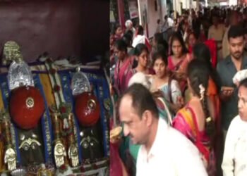 ಹಾಸನಾಂಬೆ ದರ್ಶನಕ್ಕೆ ಭಕ್ತಸಾಗರ: ಮೊದಲ ದಿನವೇ 2 ಕಿ.ಮೀ. ಉದ್ದದ ಸರತಿ ಸಾಲು!