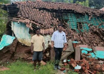 ಕುಶಾಲನಗರದಲ್ಲಿ ಮಳೆ ಅವಾಂತರ: ಮನೆಗಳ ಗೋಡೆ, ಮೇಲ್ಛಾವಣಿಗೆ ಹಾನಿ
